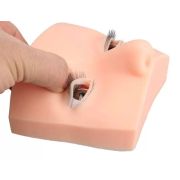 Манекен со вшитыми ресницами, подвижными веками